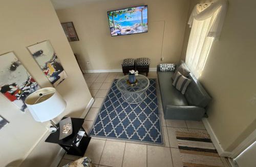 Lantana Apartment | SeaBreeze Retreat