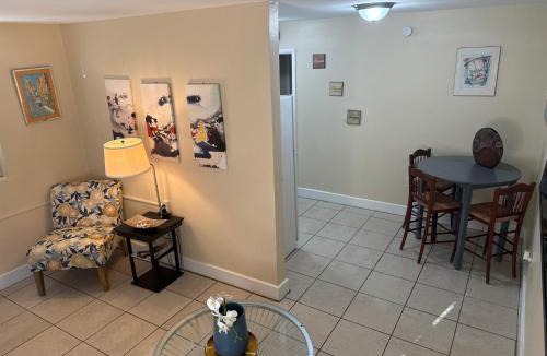Lantana Apartment | SeaBreeze Retreat