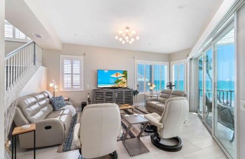 Bonita Springs House | Seabreeze, The perfect tropical family vacation home getaway