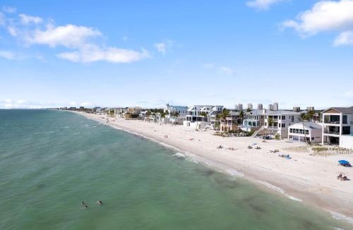 Bonita Springs House | Seabreeze, The perfect tropical family vacation home getaway