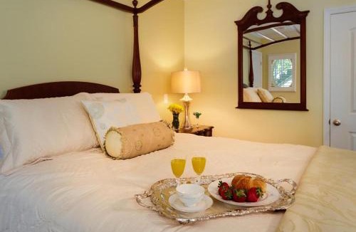 Melbourne Beach Bed & Breakfast | SeaGlass Inn Bed and Breakfast