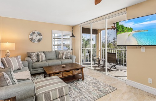 Hills T P Apartment | Seagrape Bay - Condo in Paradise