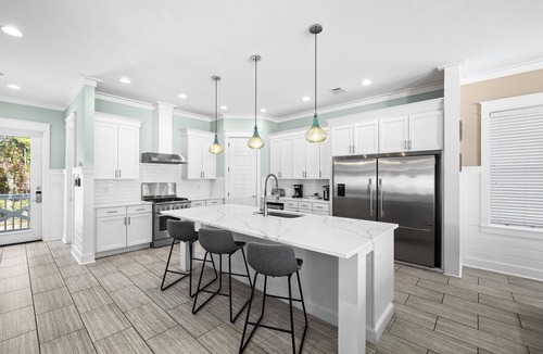 San Juan House | Seagrove - 1 Block from Beach, GOLF CART, Private Pool, Game Room, Bikes & Tesla Charger!