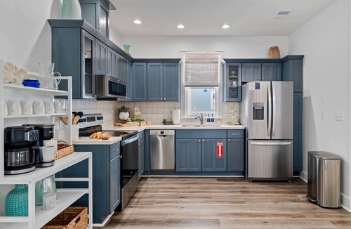 Village of Sugar Beach House | Seagrove Gem | 4 Bikes | Golf Cart | Yard Games
