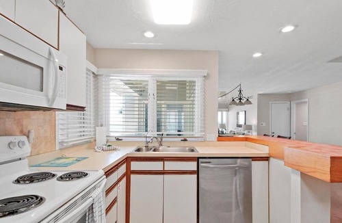 Crystal Beach House | Sealoft 201