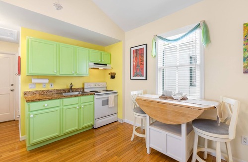 Historic Seaport Cottage | SEAPORT SANCTUARY ~ Come and Enjoy this Romantic & Lovely Couples Hideaway!