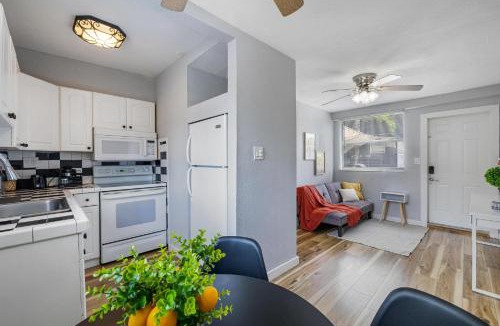 Poinciana Park Apartment | Seascape - Mins to Las Olas & Beach
