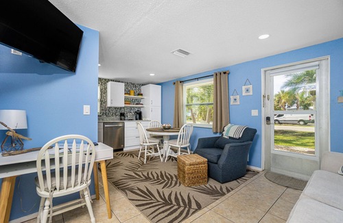 Englewood Villa | Seashell Shanty at The Beach Shack! Come On Down!