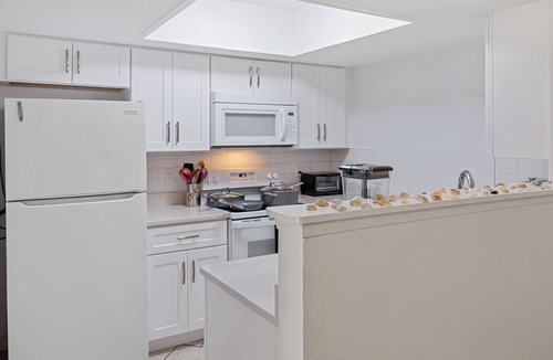 North Beach House | Seashell Suite - 3BR - Mayport Naval Base & Beaches - Pet Friendly