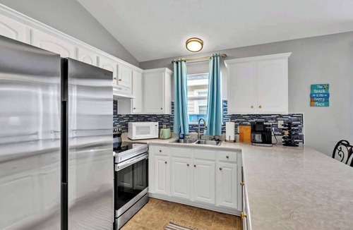 Panama City Beach House | SEASHORE · *New Year’s Special | King Bed| Cvrd Back Porch*