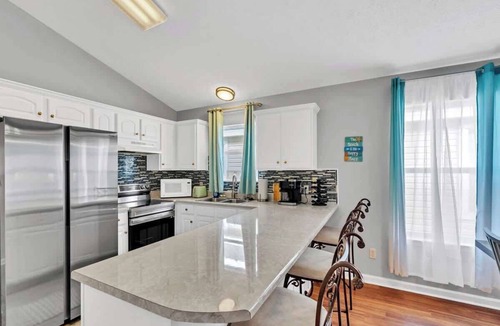 Panama City Beach House | SEASHORE · *New Year’s Special | King Bed| Cvrd Back Porch*
