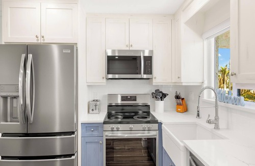 Mid Island Condo | Seaside 206 | Gulf-Front Condo w/Views & Beach Access
