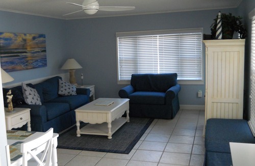 Holmes Beach Condo | Seaside Bungalow - Beautiful Gulf of Mexico beach and heated pool