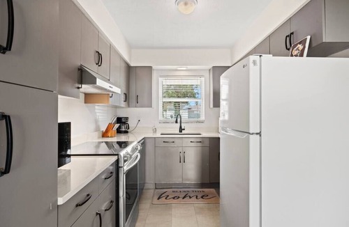 Bradenton House | Seaside Chic for 12!