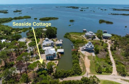 Cedar Key House | Seaside Cottage- coastal retreat