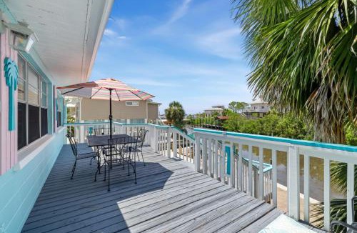 Cedar Key House | Seaside Cottage- coastal retreat