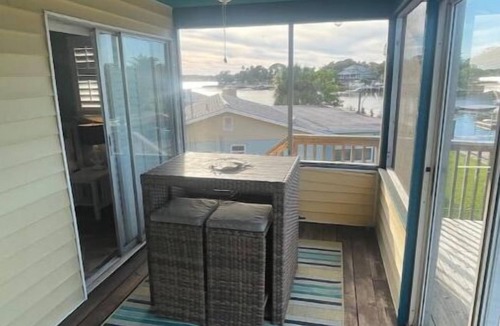 Marthas Vineyard House | “Seaside Gem” 3 Bdrm 2 Bath Pool Home 4.9 STARS!