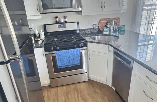 Dover Beaches North House | Seaside Serenity – Bright & Airy 2BR Beach Cottage + Loft, Steps to Ocean & Bay