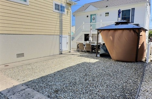 Dover Beaches North House | Seaside Serenity – Bright & Airy 2BR Beach Cottage + Loft, Steps to Ocean & Bay