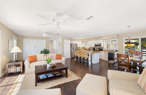Manatee Bay Villa | Seaside Villa Destin - Single home with privat pool in the heart of Pine island