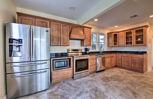 Wildwood Crest Cottage | Seaside Wildwood Haven: Walk to Boardwalk/beach!