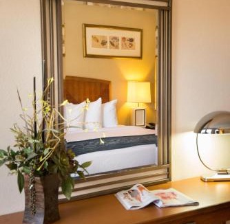 Kissimmee Hotel | Seasons Florida Resort