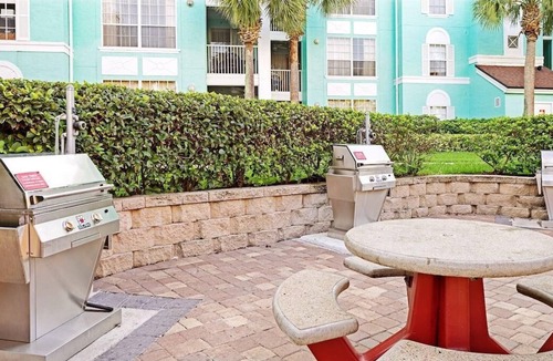 Florida Central Atlantic Coast Resort | SeaWorld Orlando, 4 Spacious Units, 2 Outdoor Pools, and One Children’s Pool