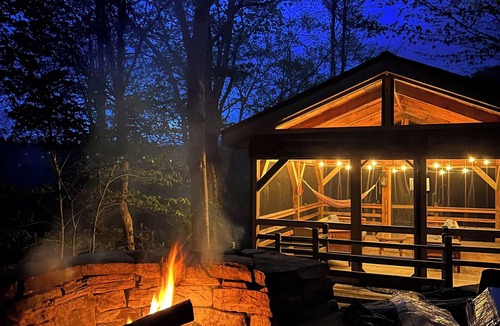 Hot Springs House | Secluded 16-Acre Mountain Retreat w/3 Cabins Perfect for Groups & Gatherings