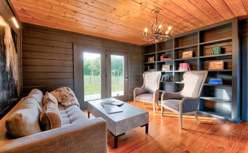 Kedron House | Secluded 18-Acres with Pool Hot Tub Pool Table