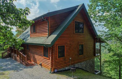 Cosby Ski Chalet | Secluded 2BR Log Cabin Hot Tub Stunning Mountain Views