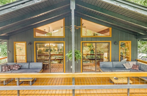 Maggie Valley Ski Chalet | Secluded 4BR Mountain Cabin w/Hot Tub & Fire Pit