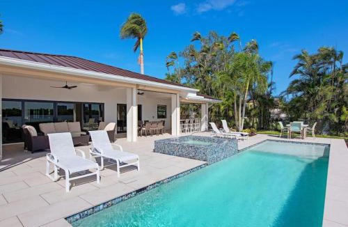 Bonita Springs House | Secluded Bayfront Haven