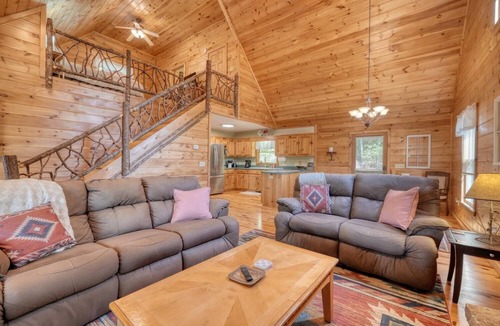 Hiawassee Cabin | Secluded cabin, hot tub, layered mountain view, gameroom, Hiawassee, GA!