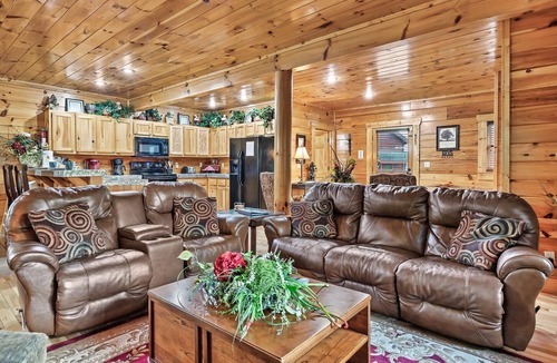 Sevierville Cabin | ⭐ SECLUDED HOT TUB GAME ROOM LOCATION EASY ROADS! ⭐