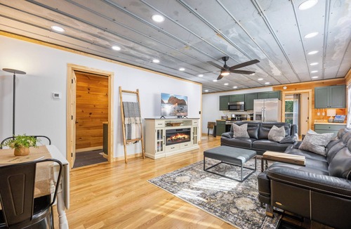 Clarkesville Cabin | Secluded Mountain Cabin on 8 Private Acres w/Deck, Fire Table & Fast WiFi