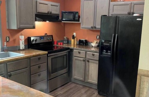 Eminence Cabin | Secluded Ranch House Cabin in Eminence - Ozarks @ Old Desperado Ranch