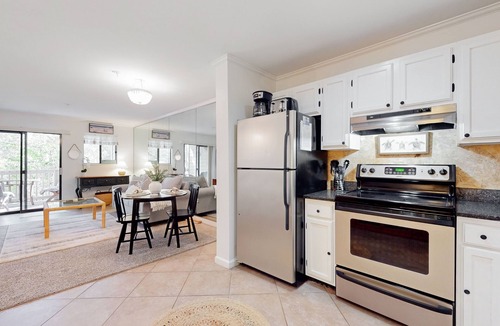Palmetto Dunes Villa | Second-floor villa with multiple pools, hot tub, gym, tennis & beach access