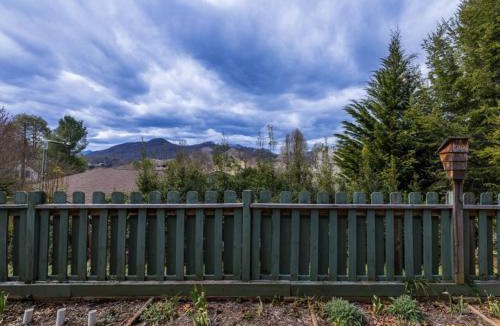 Canton Apartment | Secret Garden Getaway - Apartment in Asheville near the Great Smokey Mountains!