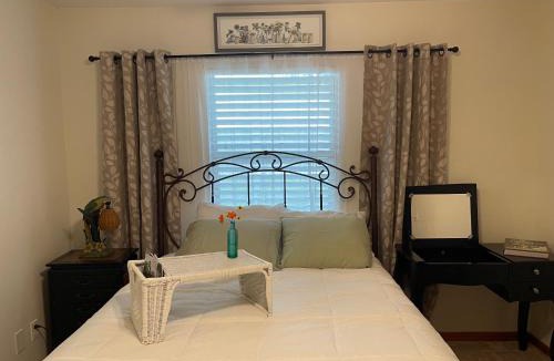 Ocala House | Secret Garden getaway close to I 75