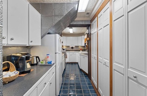 Canton Apartment | SecretGardenGetaway: Asheville; Great Smokey Mtns