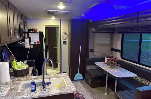 Otto House | Serene 2-bedroom mobile home with AC in charming Otto