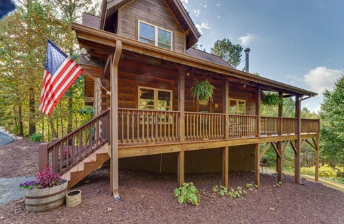 Bostic House | Serene Cabin w/Deck & Fire Pit in Blue Ridge Mtns