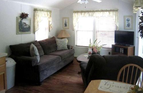 Inverness House | Serene Cabin with Porch in Inverness, Florida