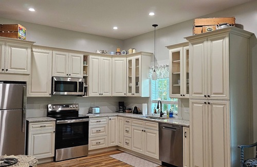 Lynchburg House | Serene cottage on 6 acres in Lynchburg, close to Jack Daniels distillery.