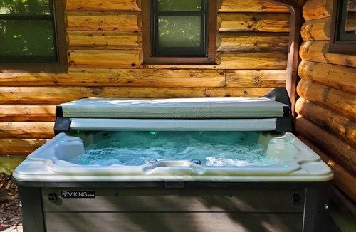 Maggie Valley Cabin | Serene Green - Views, Hot Tub, Full Kitchen, Big Deck, Fire Pit, Hiking, Golf