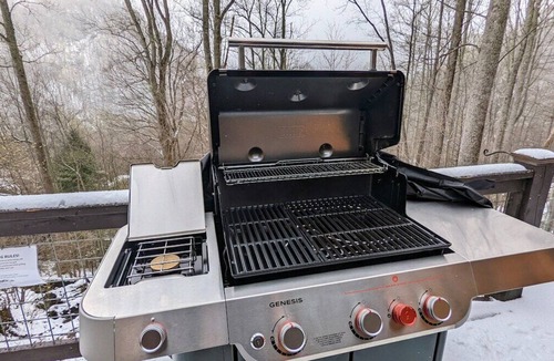 Maggie Valley Cabin | Serene Green - Views, Hot Tub, Full Kitchen, Big Deck, Fire Pit, Hiking, Golf