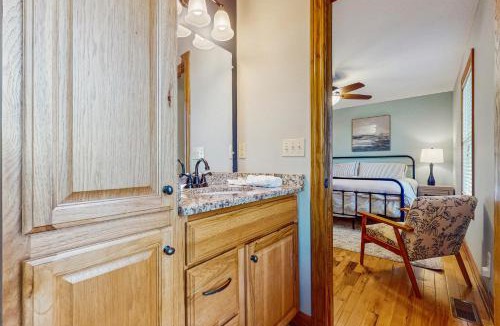 Caryville House | Serene Home Sleeps 14 Dock Waterslide Near Marina
