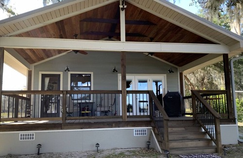 Citrus Springs House | Serene Lakefront 2BR Retreat near Heritage Village