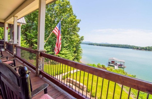 Blairsville House | Serene lakefront property on Nottely Lake in North Georgia Mountains