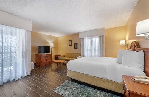 Seabreeze Park Hotel | Serene Oceanfront Escape | Private Balcony w/Breathtaking Views of the Ocean